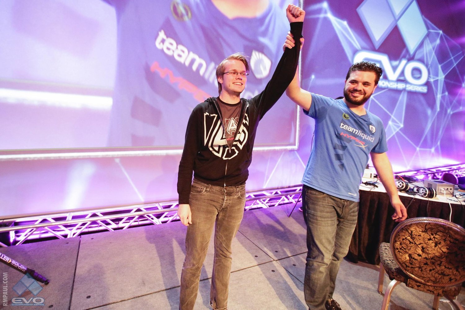 armada-is-the-evo-2015-champion